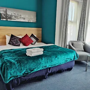 3* Hotel Wellesley
