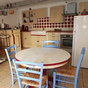  Hébergement de vacances La Petite Châtaigne De France